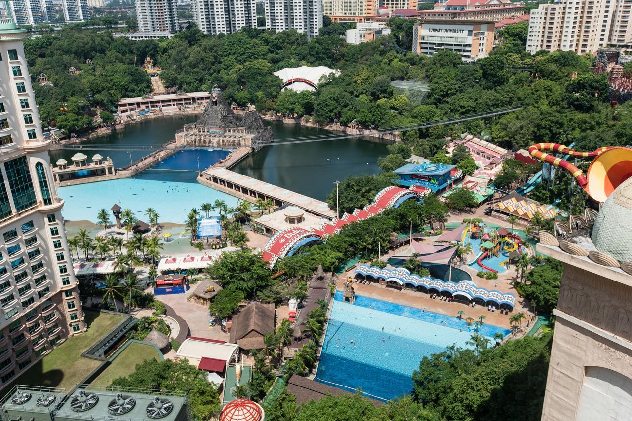 W Studio Resort Suites 페탈링자야 외부 사진