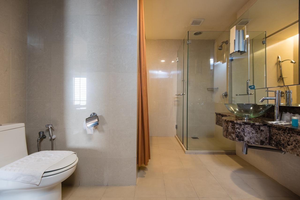 W Studio Resort Suites 페탈링자야 외부 사진